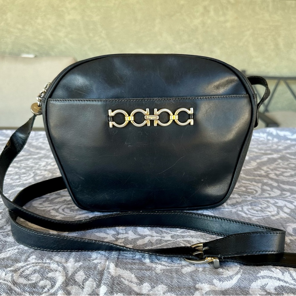 Beautiful Black Salvatore Ferragamo Leather Shoulder Bag